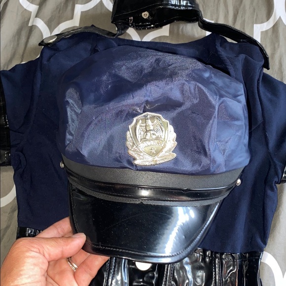 Costume - Picture 5 of 10